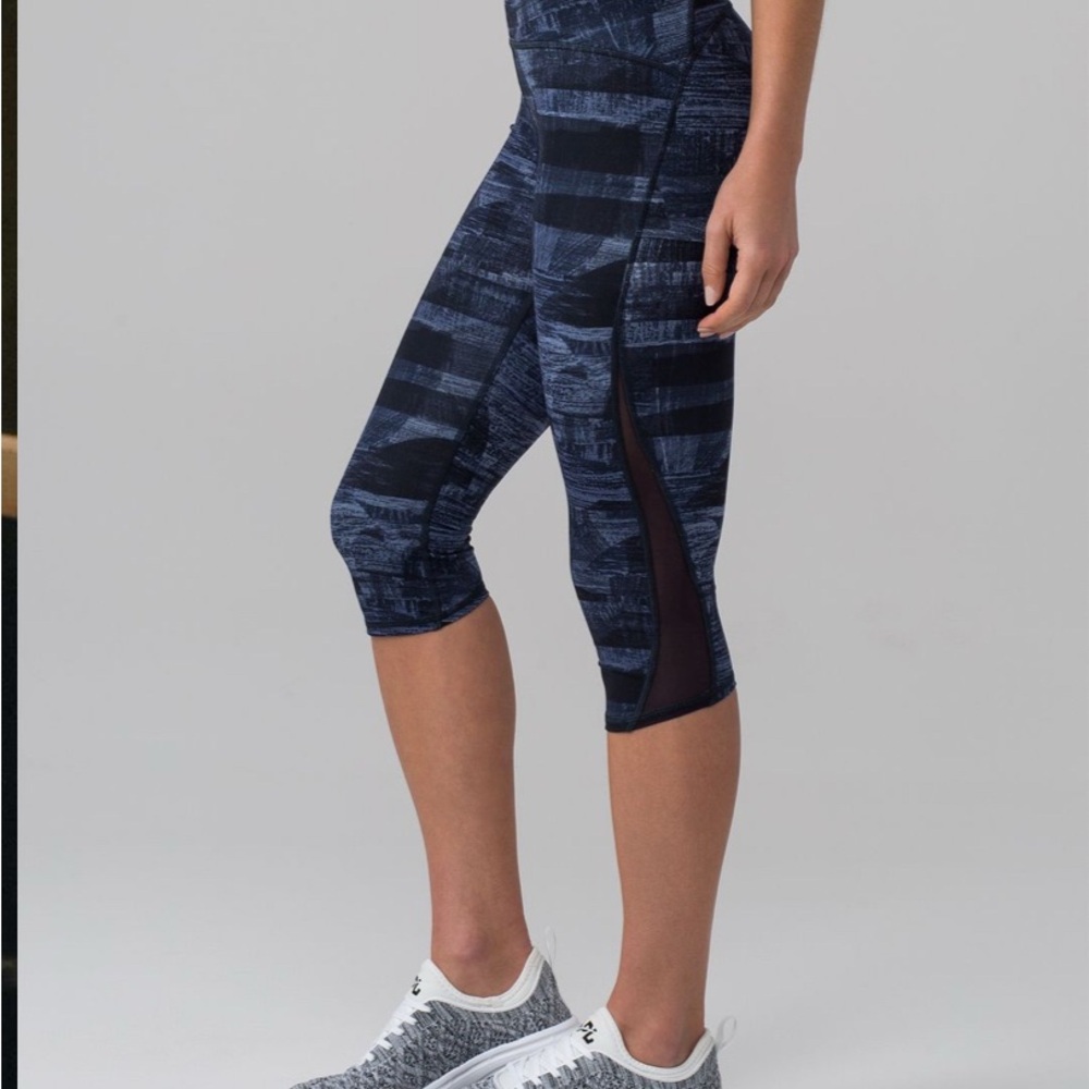 Lululemon Train Times Crop (17")
Transition Multi Midnight Navy / Black - Picture 1 of 8